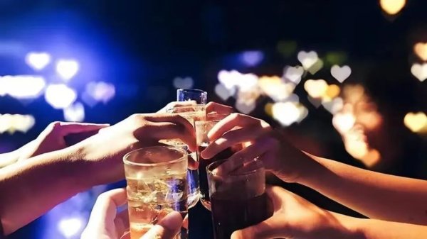 亨利投资 白酒巨头年轻市场争夺战