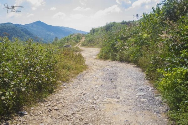 K线猎手 前往贵州红石林至少需要征服“十里烂路”，车况欠佳的朋友慎行哦